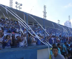 Imagem ilustrativa da imagem Alambrado do Vitória: tradição da torcida alvianil que faz a diferença no campo