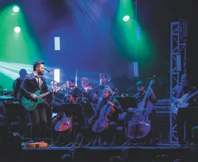 Imagem ilustrativa da imagem Antes de desembarcar em SP, musical “Ready to Rock” faz apresentação em Vitória