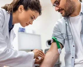 Imagem ilustrativa da imagem Exames de sangue que podem identificar sinais de câncer