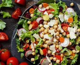 Imagem ilustrativa da imagem Salada e sobremesa: aprenda a fazer receitas econômicas para a Páscoa