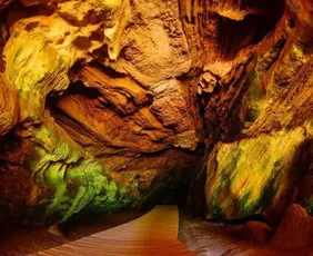 Imagem ilustrativa da imagem Você teria coragem? Gruta do Limoeiro, em Castelo, revela segredos da pré-história