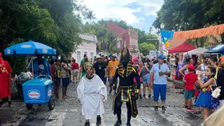 Imagem ilustrativa da imagem Super-heróis e “lutadores” fazem a festa no domingo do Alto da Sé; COM VÍDEOS