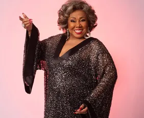 Imagem ilustrativa da imagem Alcione feroz e sem “nhenhenhem” em novo álbum de inéditas