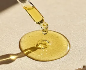 Imagem ilustrativa da imagem Como incluir o cleansing oil na rotina de cuidados com a pele