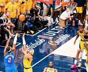 Imagem ilustrativa da imagem Oklahoma City Thunder derrota Indiana Pacers e empata série final da NBA