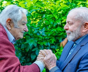 Imagem ilustrativa da imagem Velório de Mujica é prorrogado para a chegada de Lula, diz jornal uruguaio