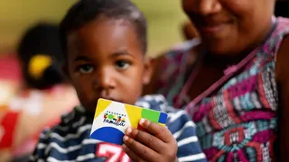 Imagem ilustrativa da imagem Caixa começa a pagar Bolsa Família de maio