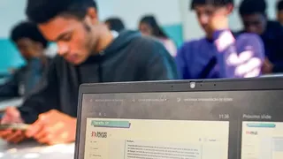 Imagem ilustrativa da imagem Inteligência artificial será usada na correção de tarefas nas escolas de SP