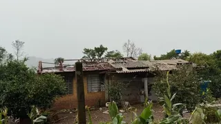 Imagem ilustrativa da imagem Tornado destrói pavilhão e danifica 285 casas no Rio Grande do Sul