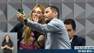 Imagem ilustrativa da imagem Virginia atende a pedido e grava vídeo para esposa de senador durante CPI das Bets