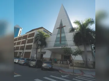 André e Felipe lançam 'Estamos de Pé', canção que celebra a força e resistência da Igreja de Cristo.