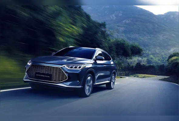 SUV híbrido da BYD ganha visual repaginado e deve voltar à faixa dos R$ 249 mil na linha 2026.