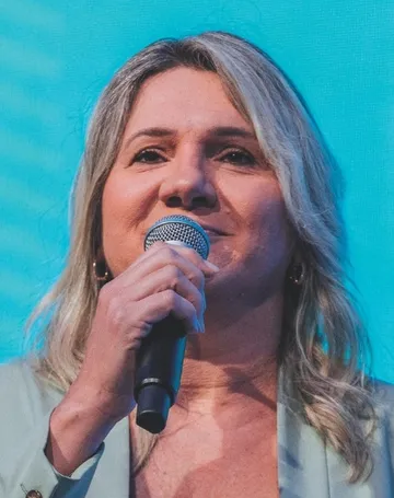 Imagem ilustrativa da imagem Tania Zanella: “É possível crescer sem deixar ninguém para trás”