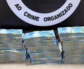Imagem ilustrativa da imagem Homem é preso com R$ 300 mil em dinheiro dentro de mochila