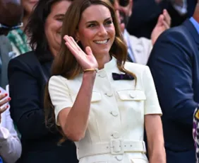 Imagem ilustrativa da imagem Kate Middleton é aplaudida de pé ao comparecer a jogo de tênis e se surpreende
