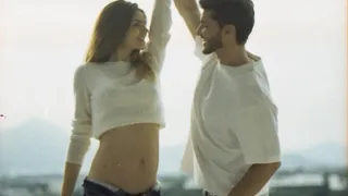 Imagem ilustrativa da imagem Camila Queiroz está grávida de Klebber Toledo: 'Esperando o amor da nossa vida'