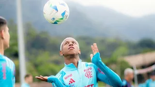 Imagem ilustrativa da imagem Wallace Yan pode ser surpresa no ataque do Flamengo no clássico com Fluminense