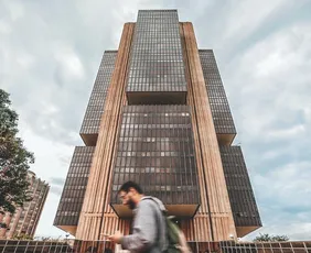 Imagem ilustrativa da imagem 14 mil do ES podem levar calote com veto a venda de banco