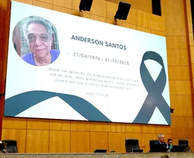 Imagem ilustrativa da imagem Após morte de irmão do presidente da ALES, deputados prestam homenagem