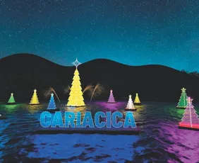 Imagem ilustrativa da imagem Árvore flutuante no Natal de Cariacica