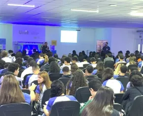 Imagem ilustrativa da imagem Aulão gratuito vai orientar 300 estudantes do Recife para o Enem