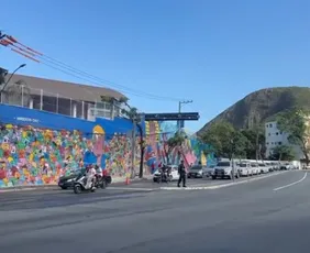 Imagem ilustrativa da imagem Avenida Vitória é liberada após interdição causada por tombamento de carreta