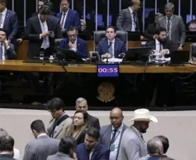 Imagem ilustrativa da imagem Câmara aprova PEC da blindagem e ressuscita voto secreto para proteger parlamentar