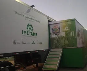 Imagem ilustrativa da imagem Carreta com sala de cinema em Aracruz