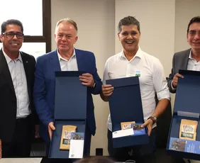 Imagem ilustrativa da imagem Casagrande e Ferraço fazem visita à Assembleia Legislativa após obras
