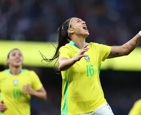 Imagem ilustrativa da imagem Com uma a menos, seleção feminina vence amistoso contra Inglaterra