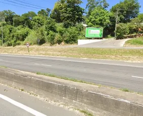 Imagem ilustrativa da imagem Concessionária vai instalar alambrados sobre mureta após morte de aluno na BR-101