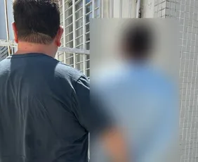 Imagem ilustrativa da imagem Condenado a 28 anos de prisão por abusar de enteadas é preso no Sul do ES