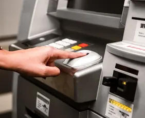 Imagem ilustrativa da imagem Criminosos aplicam golpe da falsa biometria para fraudes financeiras