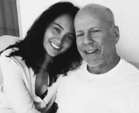 Imagem ilustrativa da imagem Esposa de Bruce Willis diz que sente luto em vida