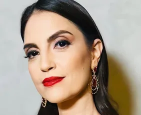 Imagem ilustrativa da imagem “Eu sou uma mulher que decidiu não fazer plástica”, diz Chris Flores