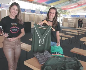 Imagem ilustrativa da imagem Feira em Jardim Camburi reúne shows, artesanato e roupas com desconto