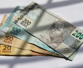 Imagem ilustrativa da imagem Governo começa a transferir empréstimos antigos para app do consignado