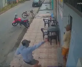 Imagem ilustrativa da imagem Homem é morto a tiros em bar de Aracruz; é o segundo caso no local em dois meses
