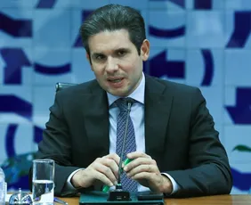 Imagem ilustrativa da imagem Hugo Motta diz que diálogo volta a ocupar relação entre Brasil e EUA