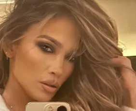 Imagem ilustrativa da imagem Jennifer Lopez é impedida de entrar em loja da Chanel na Turquia; saiba o motivo