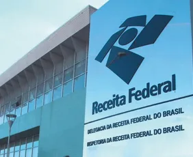 Imagem ilustrativa da imagem Leilão da Receita Federal tem iPhone por R$ 300 e carro por R$ 2,5 mil
