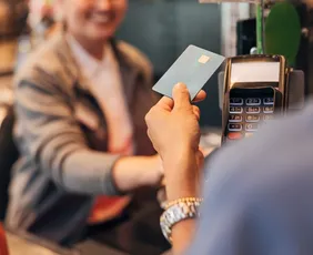 Imagem ilustrativa da imagem Lojas do ES oferecem descontos especiais para aposentados