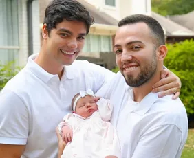 Imagem ilustrativa da imagem Lucas Rangel e Lucas Bley celebram nascimento da filha, Mia, nos Estados Unidos