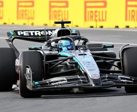 Imagem ilustrativa da imagem Mercedes surpreende em Singapura e Russell larga na pole position