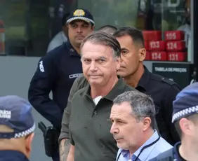 Imagem ilustrativa da imagem Moraes pede explicações sobre escolta que levou Bolsonaro ao hospital