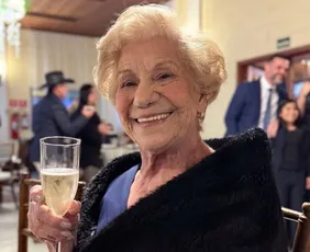 Imagem ilustrativa da imagem Morre Vovó Cora, influencer de maquiagem com mais de 6 milhões de seguidores