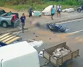 Imagem ilustrativa da imagem Motociclista fica em estado grave após atingir veículo que fazia manobra