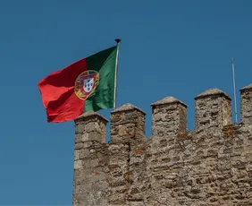 Imagem ilustrativa da imagem Nova lei dificulta entrada de brasileiros em Portugal; entenda o que muda