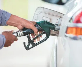 Imagem ilustrativa da imagem PCC pôs até veneno na gasolina em fraude de R$ 70 bilhões