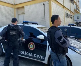 Imagem ilustrativa da imagem Polícia do RJ prende grupo suspeito de aplicar 'golpe da oração'
